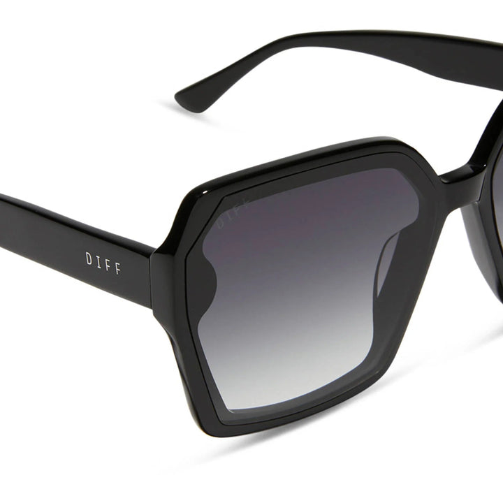 Jayden P Boutique - DIFF EYEWEAR Presley Sunglasses - Black/Gray Gradient