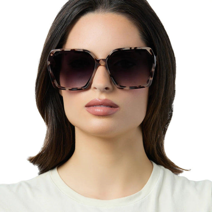 Jayden P Boutique - DIFF EYEWEAR Presley Sunglasses - Black/Gray Gradient