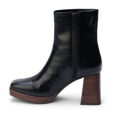 Platform ankle boot with a squared toe.