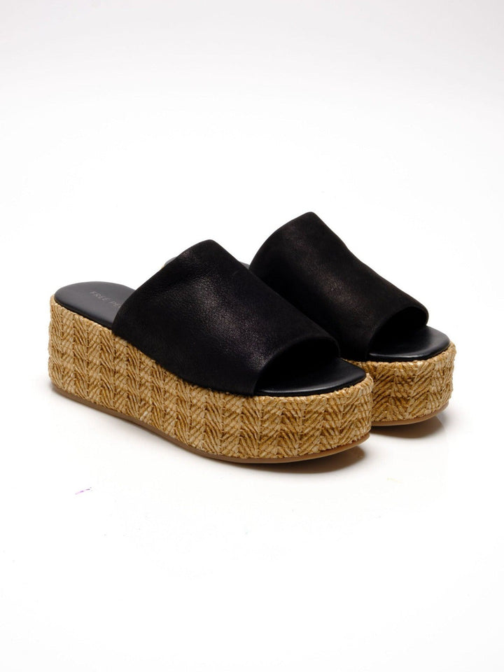 Free People Harbor Raffia Flatform