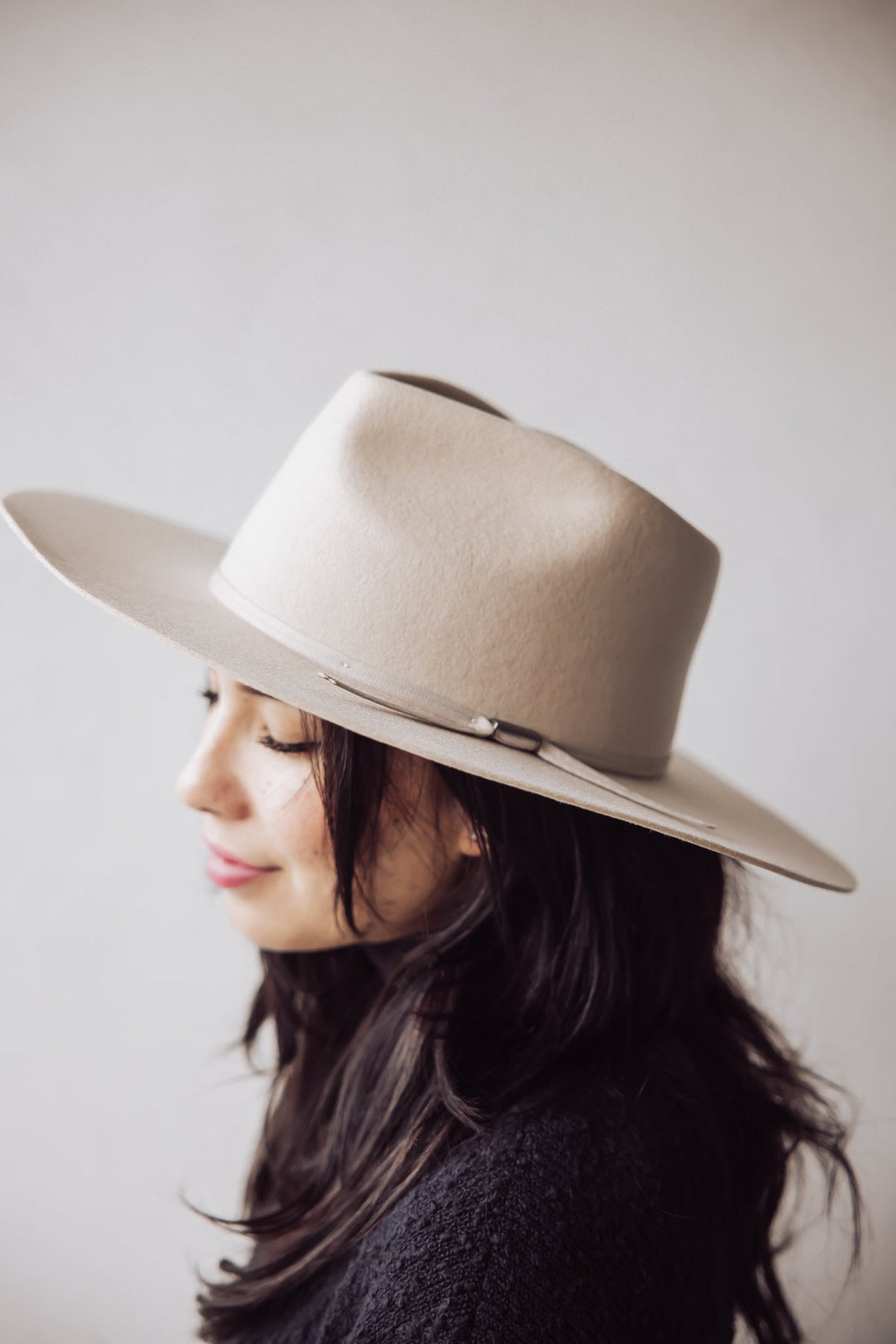 Gigi Pip Emery Teardrop Fedora - Cream