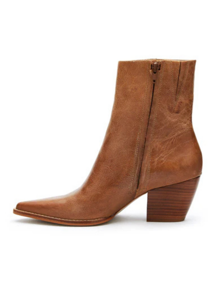 The Matisse Caty Western-inspired ankle boot is a Matisse legacy style that has transcended over the seasons. With quality craftsmanship and lux materials, these boots only get better with each wear.