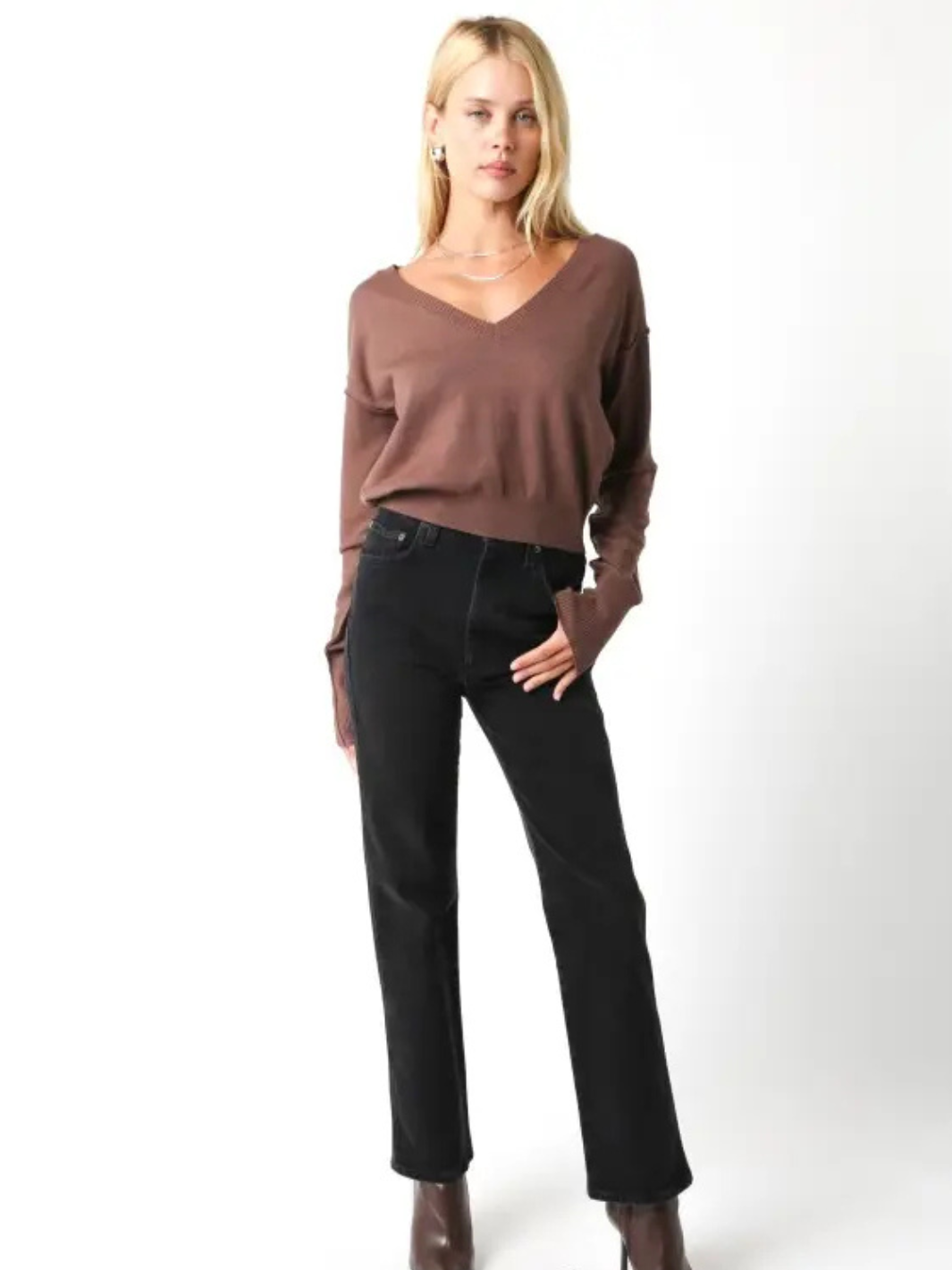 Loren Lightweight V-Neck Knit Sweater in mauve worn by a model with black jeans and brown boots