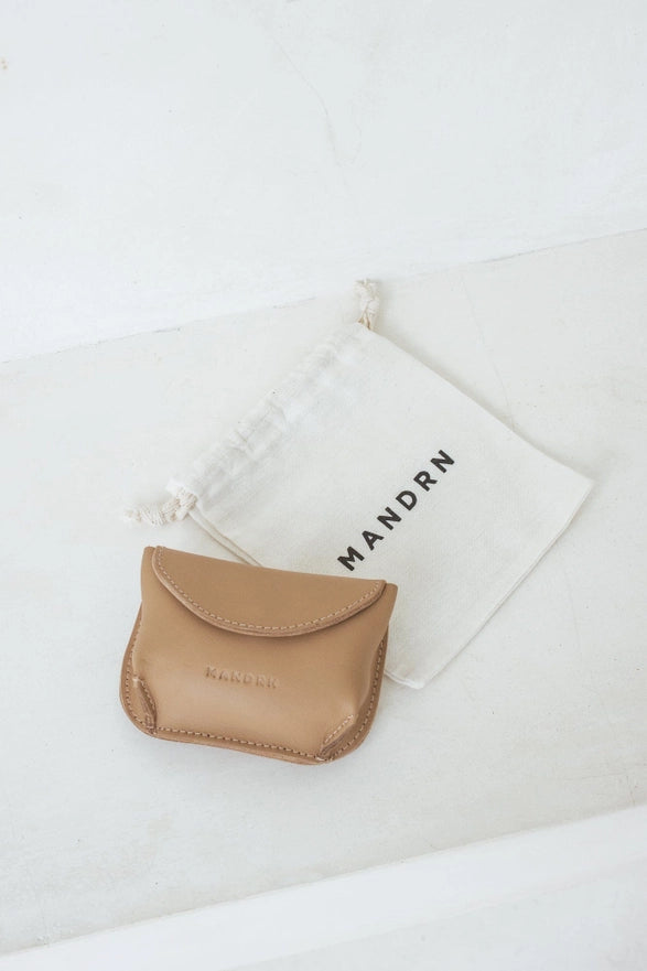 MANDRN BILLIE LEATHER POUCH - SAND