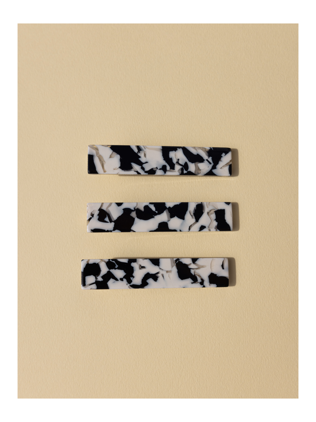 Flora Hair Claw in Black and White Flora Hair Claw in Black and White