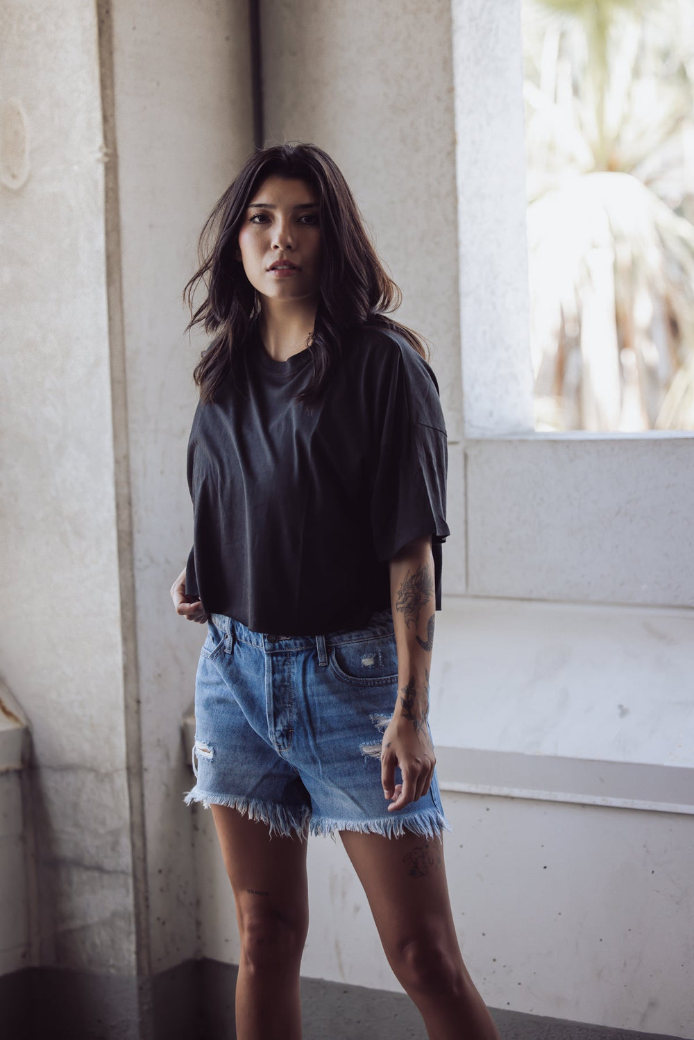 RUBY OVERSIZED RAW EDGE CROPPED TEE - BLACK