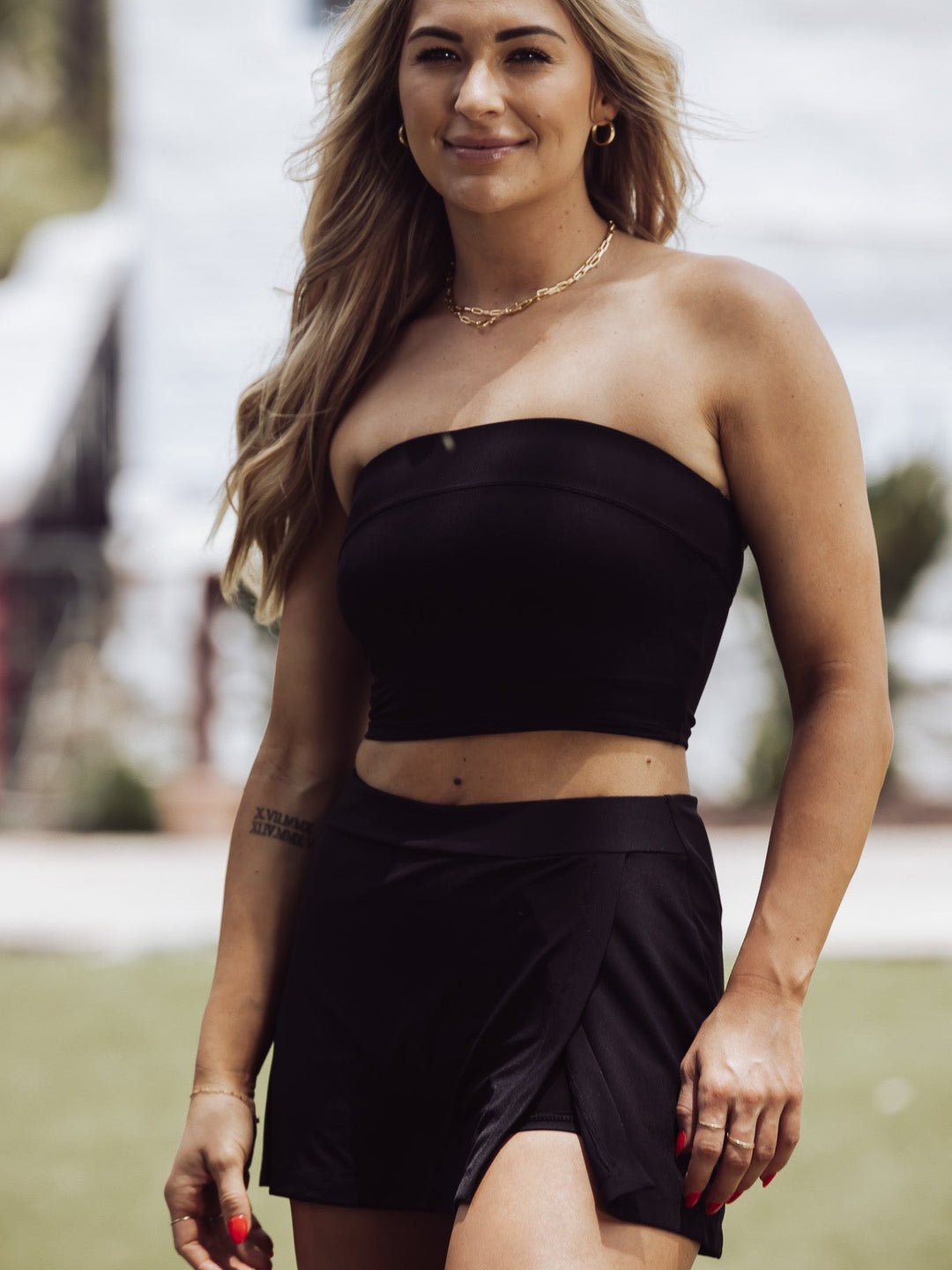 SPORTY BANDEAU STRAPLESS TOP WITH BUILT IN BRA - BLACK-MONO B-Jayden P Boutique