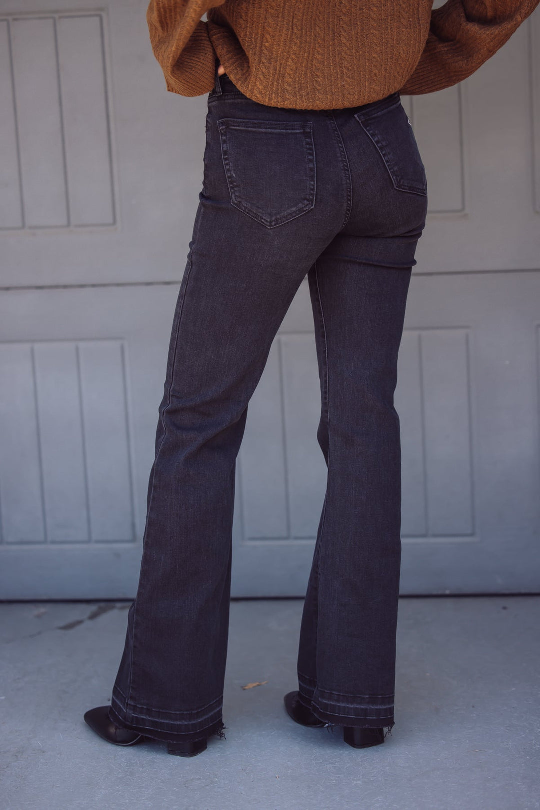 HIDDEN JEANS Happi Side Slit Flare Jeans - Black - Jayden P Boutique