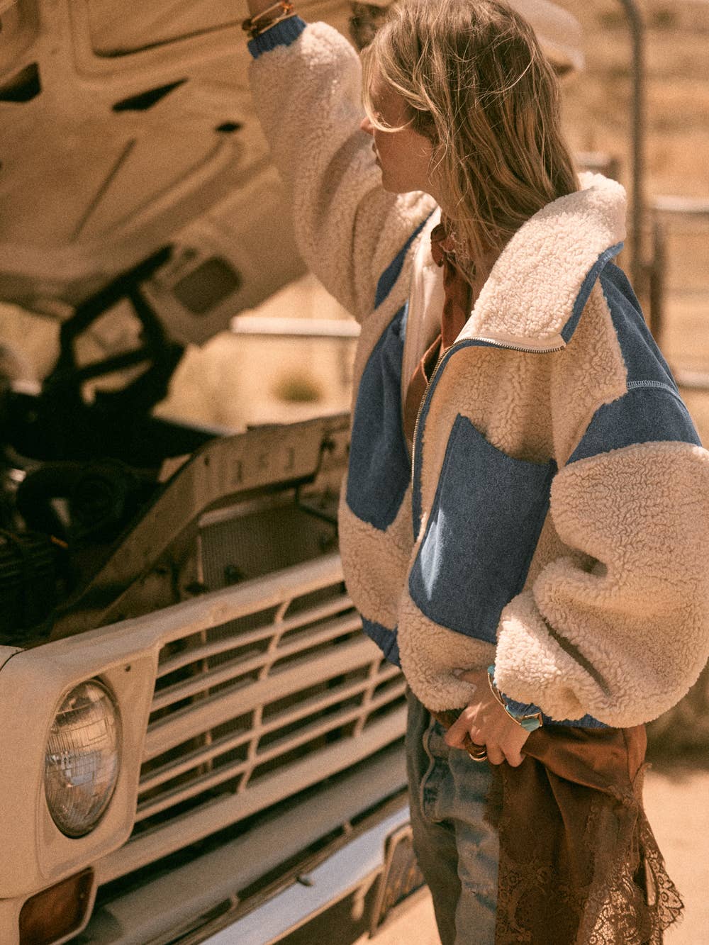 Frontier Sherpa Denim Zip-Up Jacket in Cream — sherpa lining close-up | Jayden P Boutique
