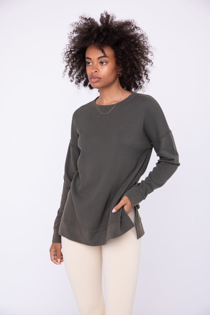 RELAX GIRL LONG SLEEVE WAFFLE KNIT TOP - OLIVE