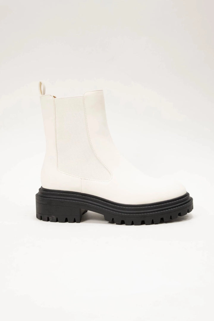 Nell Chelsea Ankle Boots - White