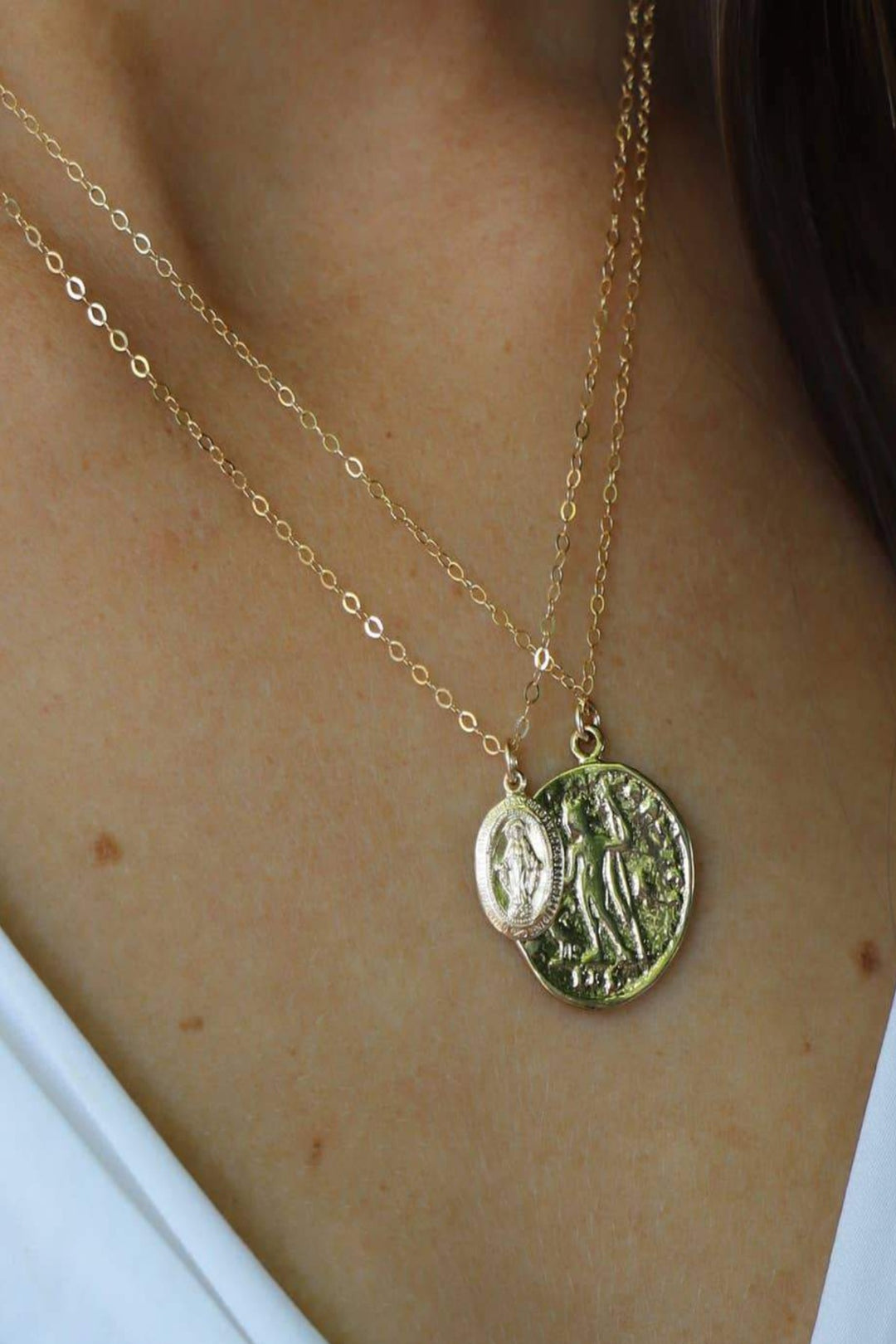 CABLE CHAIN WITH GOLD PLATE COIN PENDANT - [jayden_p]