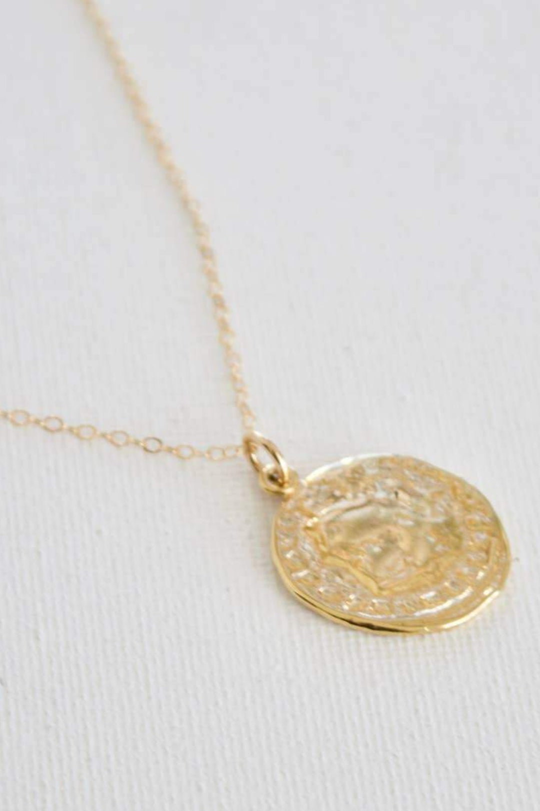 CABLE CHAIN WITH GOLD PLATE COIN PENDANT - [jayden_p]